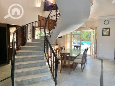 6 Bedroom Villa for Rent in Sheikh Zayed, Giza - فيلا مستقله مفروشه بالكامل في كمبوند الربوه اطلاله الجولف مباشرة 900م