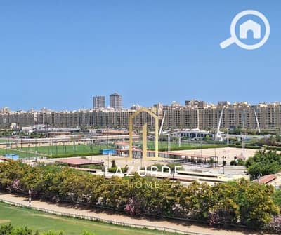 شقة 4 غرف نوم للايجار في سموحة، الإسكندرية - شقة للإيجار قانون جديد سموحة (فيو نادي سموحة)