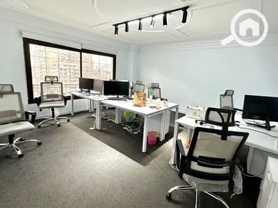Office for Rent in Heliopolis, Cairo - مكتب للايجار بشارع الثوره الرئيسي 330 م مكيف تشطيب فاخر