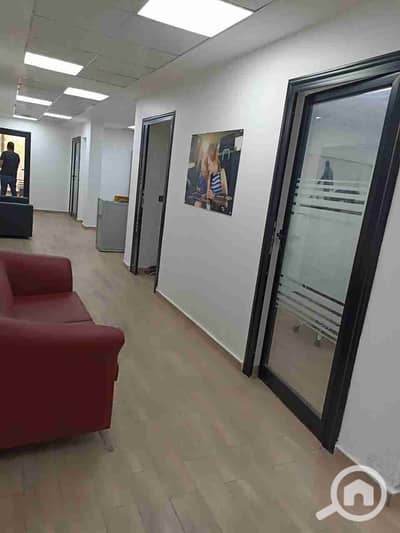 مکتب  للايجار في مصر الجديدة، القاهرة - IMG-20250716-WA0127. jpg