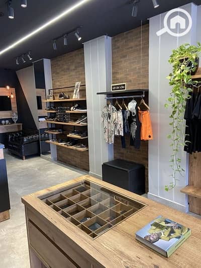 Retail for Rent in Mansura, Dakahlia - محل مميز للإيجار بالمنصورة 110 متر المشاية السفلية رئيسي برايم لوكيشن