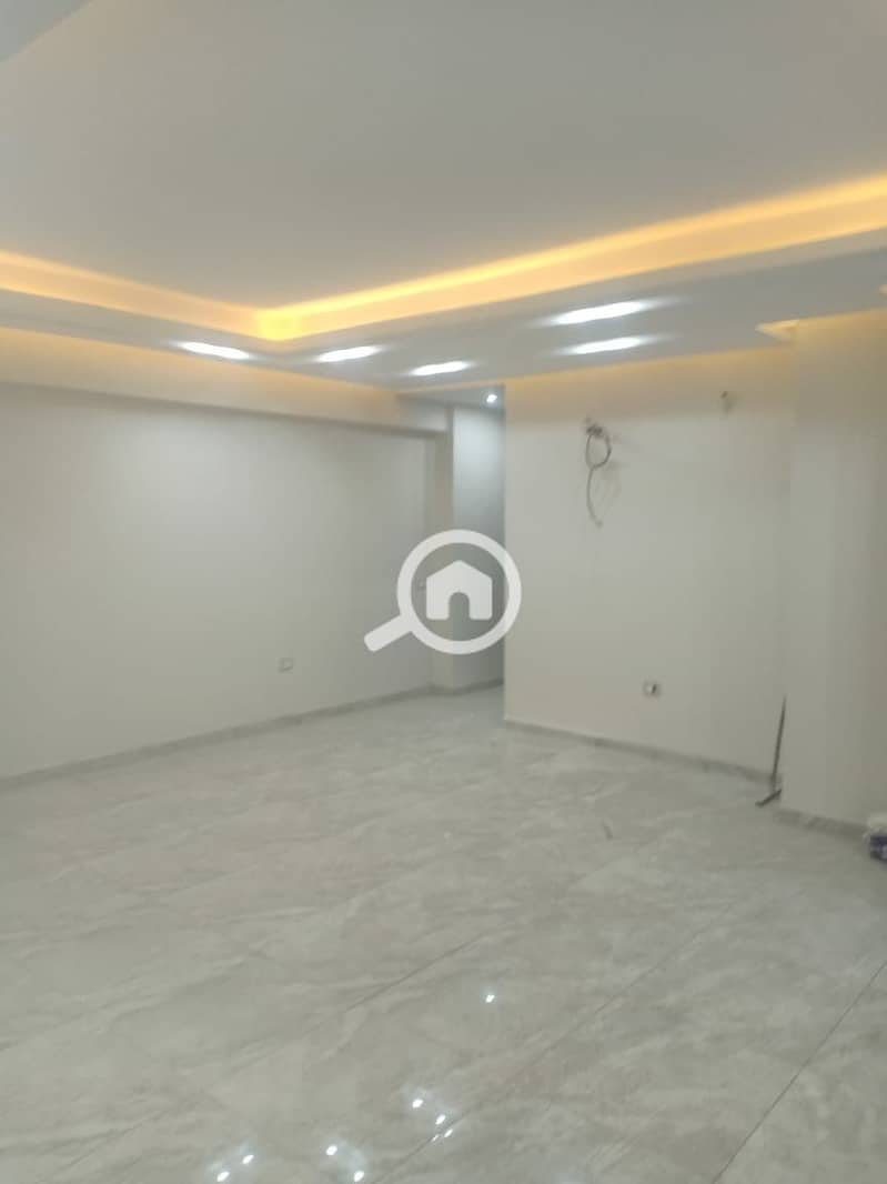 مسطح ادارى للأيجار بسموحة بشارع ذكى رجب راسا 520 متر
