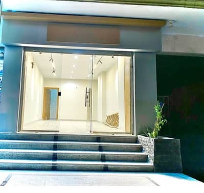 Retail for Rent in Mokattam, Cairo - محل للايجار بالمقطم تشطيب سوبر لوكس