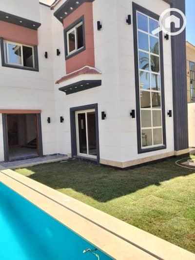 فیلا 5 غرف نوم للبيع في كينج مريوط، الإسكندرية - فيلا مودرن مودرن بتسهلات بكنيج مرويط