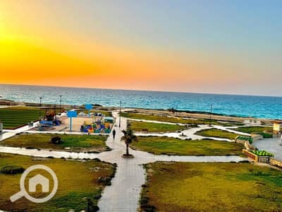 شاليه 2 غرفة نوم للايجار في الساحل الشمالي، مطروح - رووف صف أول للايجار لازوردي باي الساحل الشمالي العالمين Lazorde bay