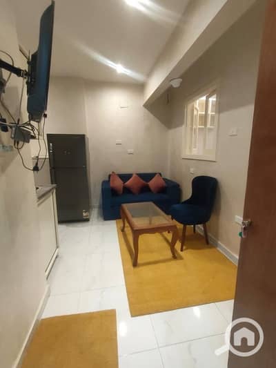 Studio for Rent in 6th of October, Giza - من المالك مباشرة، استوديو دبل للايجار في قلب الحصري شامل جميع الخدمات