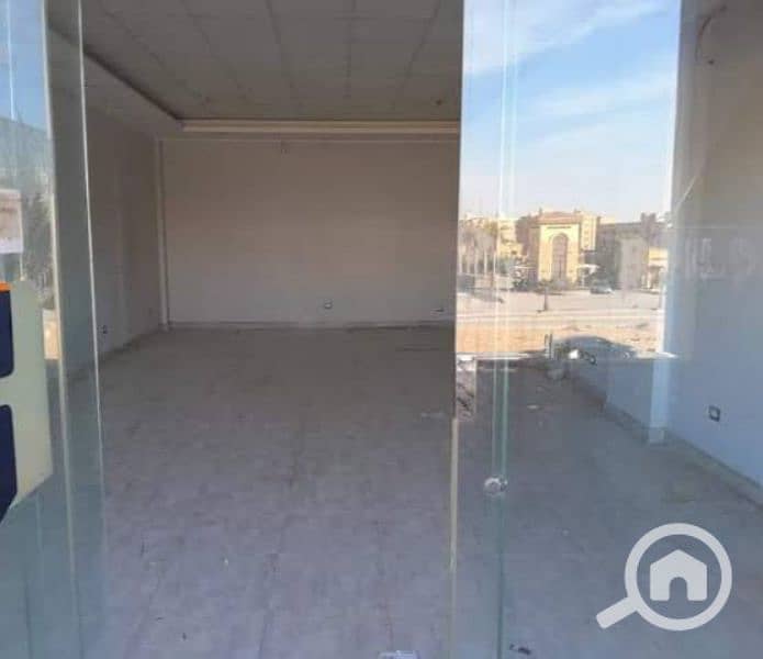 خلف باندا مكرم عبيد موازى للرئيسي مباشره محل30م واجهه سوبرلوكس