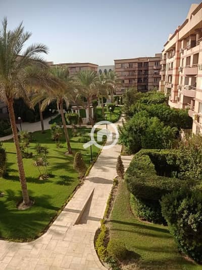 3 Bedroom Flat for Sale in New Cairo, Cairo - بسعر لقطه 168م فيو جاردن امامى وخلفى