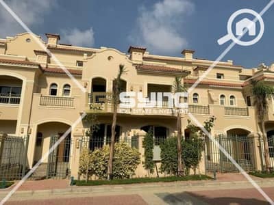 4 Bedroom Townhouse for Sale in Shorouk City, Cairo - للبيع فيلا كورنر"كوادرو" موقع مميز بكمبوند الباتيو ٥ - مدينة الشروق