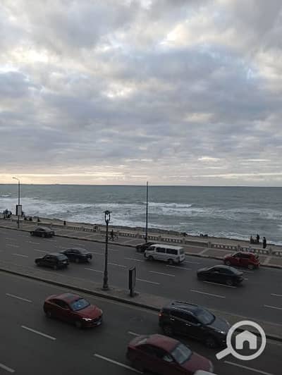 2 Bedroom Apartment for Rent in Sporting, Alexandria - فرصة لم ولن تتكرر شقة للإيجار لعشاق سبورتنج عالبحر يصلح لكافة الاغراض