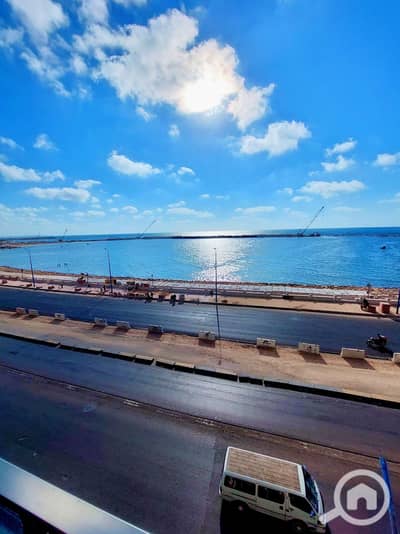3 Bedroom Apartment for Sale in Miami, Alexandria - شقه بحر مباشر ميامى 170 متر