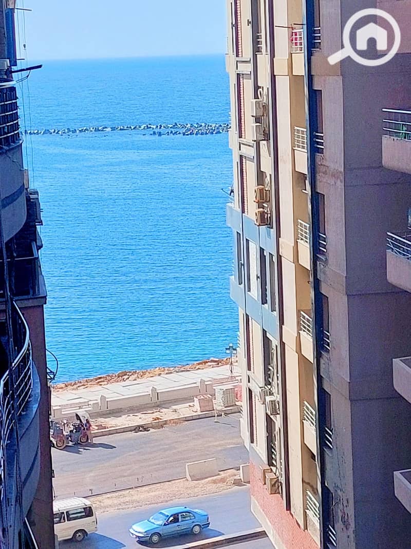 3 غرف و 2 حمام 165 متر دور سابع رخصه ميامى تانى نمره من البحر