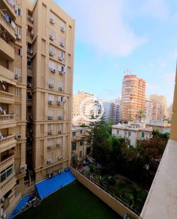 شقه ٢٤٠ متر بأرقى أماكن جليم