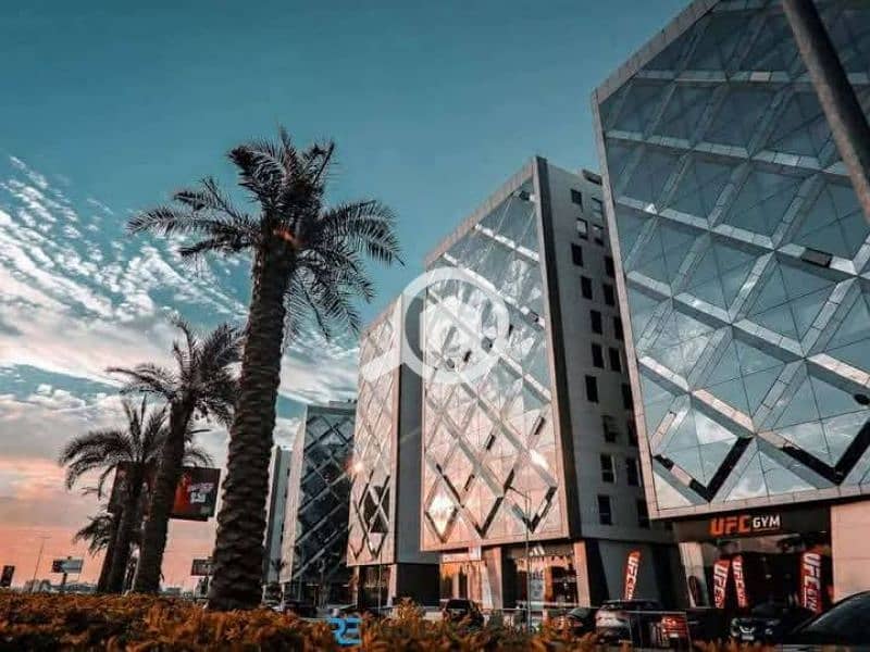 شقة للبيع 180 متر²+ 75 متر² روف فى كمبوند وان قطامية - One Kattemeya