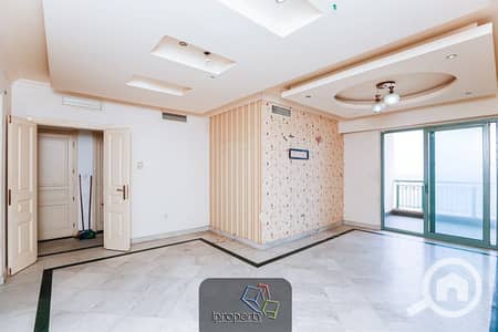 شقة 2 غرفة نوم للايجار في سان ستيفانو، الإسكندرية - 1. jpg