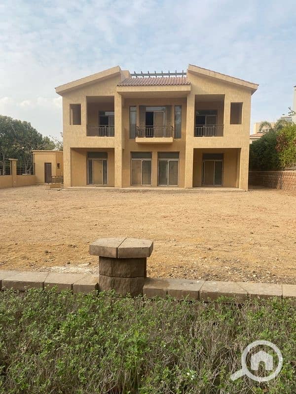 فيلا للبيع قسط علي سنتين داخل اليجريا الشيخ زايد Villa for sale