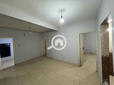 4 Bedroom Flat for Rent in Ain Shams, Cairo - شقه ١٣٥م للايجار تصلح مصنع او مخزن النعام متفرعات ش منشية التحرير