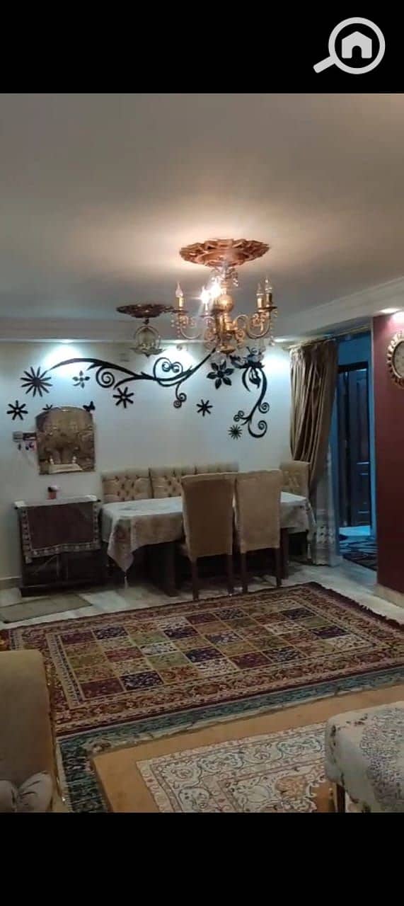شقه 150م للتمليك شارع قصر فهمى من شارع جوبيان خلف مركز شباب المطريه