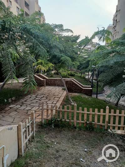 3 Bedroom Apartment for Sale in Madinaty, Cairo - فرصه للبيع في مدينتي شقه للبيع 3 نوم بحديقه وتشطيب خاص بسعر لقطه
