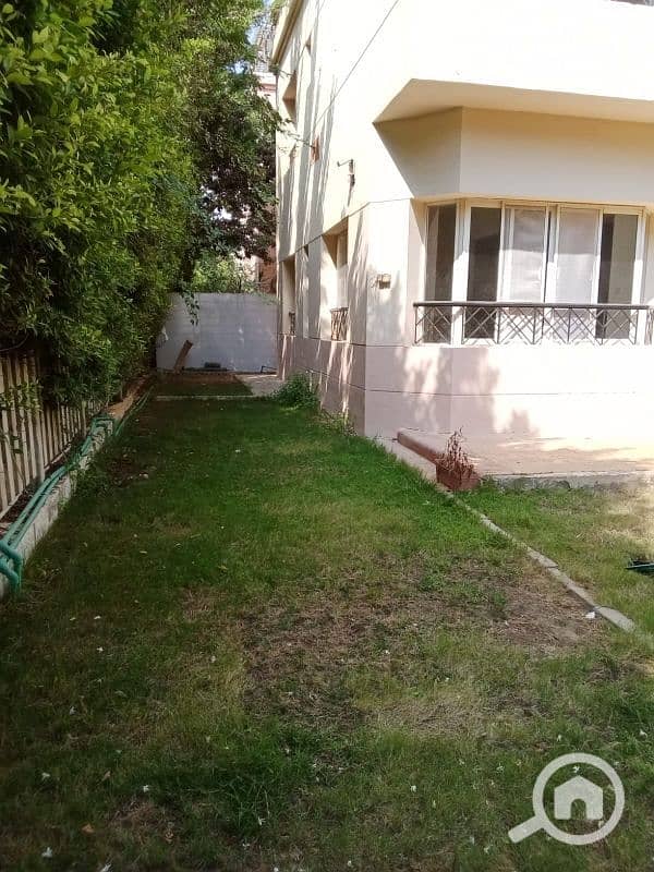 للايجار في الرحاب فيلا رباعي ٤ غرف نوم و٤ حمام بها مطبخ بسعر لقطه