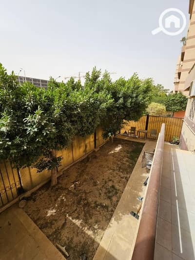 1 Bedroom Flat for Sale in New Cairo, Cairo - للبيع شقه ٧٨م بحديقه ٥٠م موقع متميز سعر لقطه تعديل تبقي غرفتين الرابعه