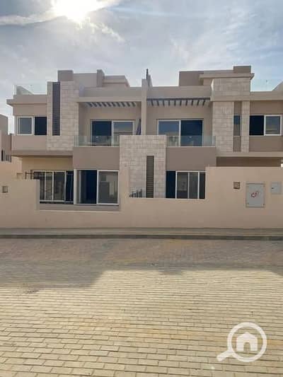 4 Bedroom Townhouse for Sale in 6th of October, Giza - 495371619_654474940739667_7665387212857015941_n. jpg