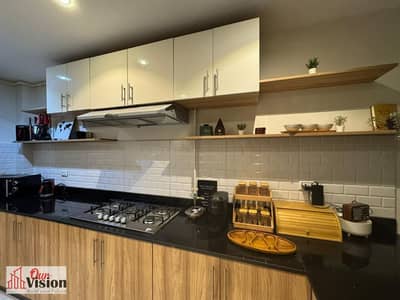 3 Bedroom Flat for Sale in Sheikh Zayed, Giza - شقة على دور كامل بكمبوند الياسمين الشيخ زايد دور 2 220م 3 غرفه متشطب
