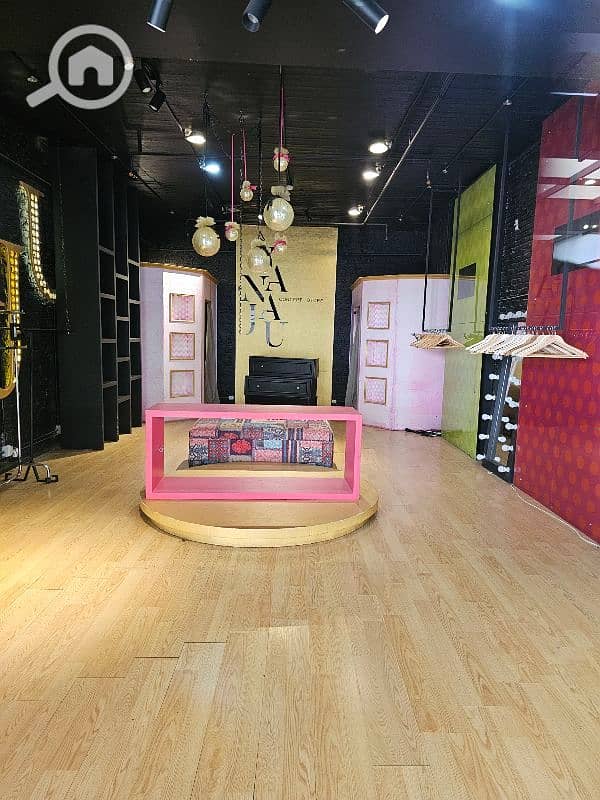 محل تجارى للايجار دور أول plaza34 mall الشيخ زايد
