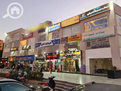 محلات تجارية  للبيع في حدائق اكتوبر، الجيزة - محل تجارى للبيع فى حدائق أكتوبر المساحة 70 متر