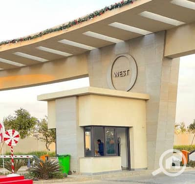 شقة 4 غرف نوم للايجار في 6 أكتوبر، الجيزة - Ground Floor Apartment for Rent – O West with a private garden