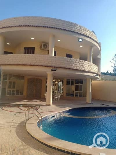 6 Bedroom Villa for Rent in North Coast, Matruh - فيلا فخيمه ٥ نجوم بسين ممتد واسع حمامات وفرش نظيف صحى للعائلات والجروب