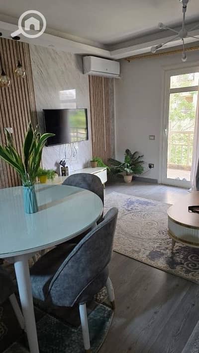 2 Bedroom Apartment for Sale in Madinaty, Cairo - شقه ٨٢م للبيع بمدينتي تشطيب سوبر لوكس بالفرش والاجهزه فيو جاردن