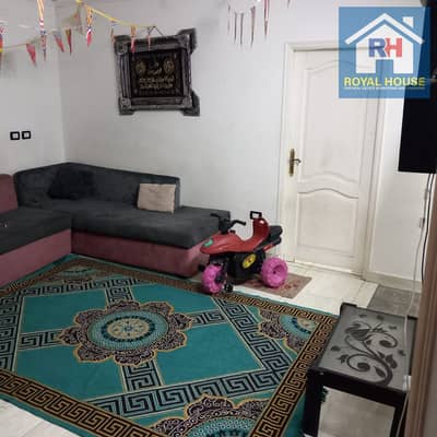3 Bedroom Flat for Sale in Ain Shams, Cairo - شقه 95م للتمليك شارع محمد فيصل من ش عين شمس الرئيسي بجوار الفرجاني وعم