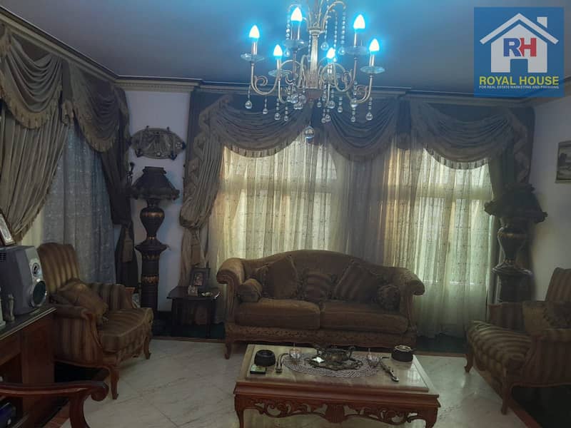 شقه 195 للبيع شارع اباظه ميدان المحكمه – مصر الجديده المساحة : 195م