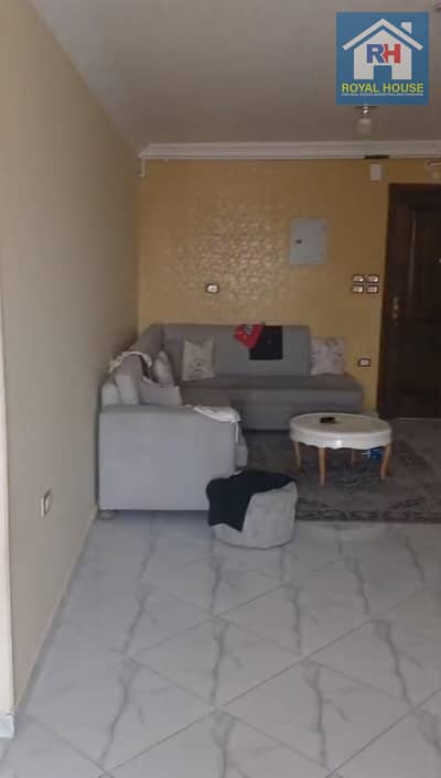 2 Bedroom Flat for Sale in Ain Shams, Cairo - شقه 100م للتمليك شارع الفيروز الرئيسي بجوار كوبري العشرين ومول ابا