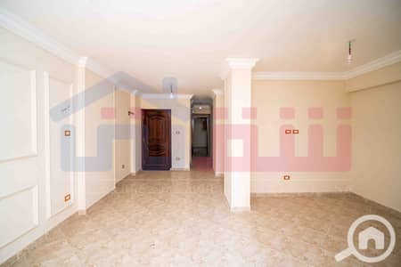 2 Bedroom Flat for Sale in Bahray - Anfoshy, Alexandria - DSC06901. jpg