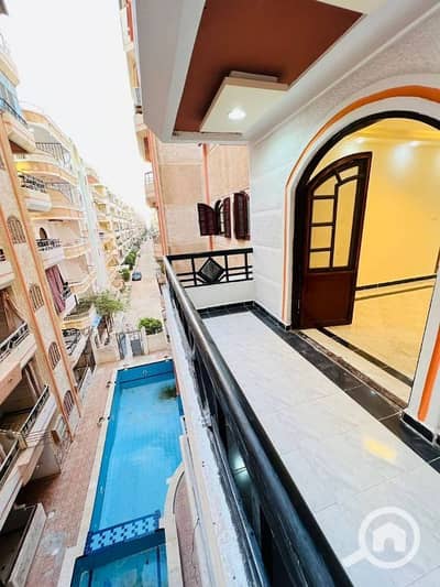 2 Bedroom Flat for Sale in Nakheel, Alexandria - شقة للبيع فى العجمي شاطئ النخيل داخل كمبوند حمام سباحه خاص مسجلة