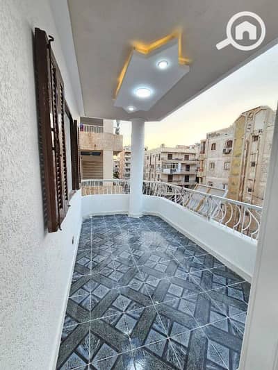 2 Bedroom Flat for Sale in Nakheel, Alexandria - شقه للبيع فى شاطىءالنخيل العجمي على شارع رئيسي موقع سكنى رائع