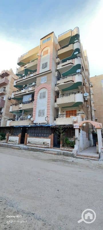 شقه فى الكيلو 21 شاطئ النخيل قريبه للمطاعم والبحر مسجلة كاملة المرافق