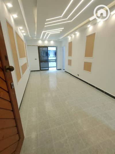 3 Bedroom Flat for Sale in Nakheel, Alexandria - شقه فى الكيلو 21 شاطئ النخيل بجوار حمام سباحه دانا بلازا (٣غرف/٢حمام)