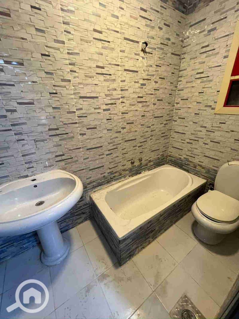 6 1000327050. jpg