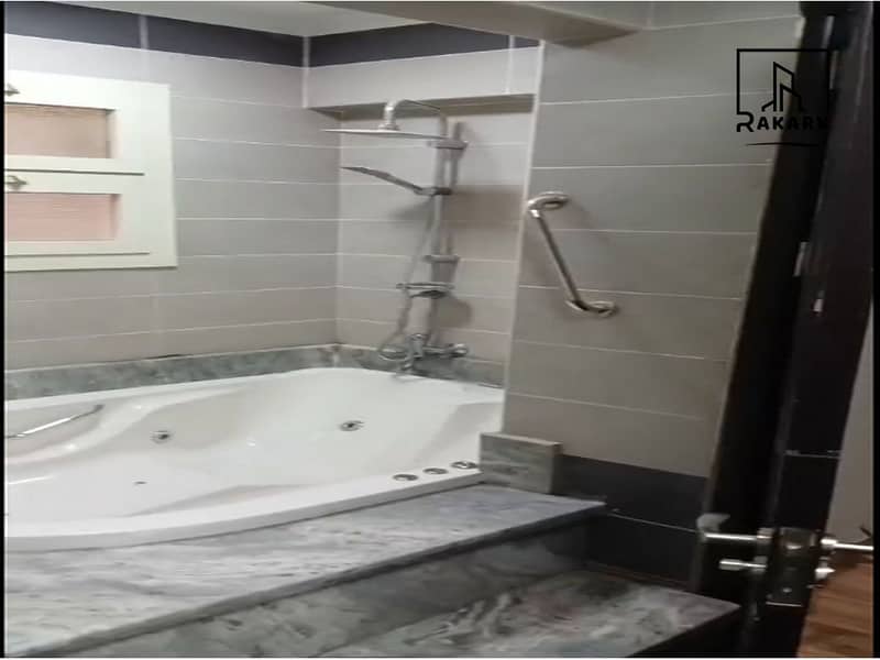 12 R12 (Copy). png