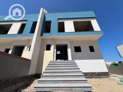 تاون هاوس 5 غرف نوم للبيع في دمياط الجديدة، دمياط - فيلا للبيع فى كومباوند لوسيل استلام فورى بجوار الخدمات والطريق الرئيسى