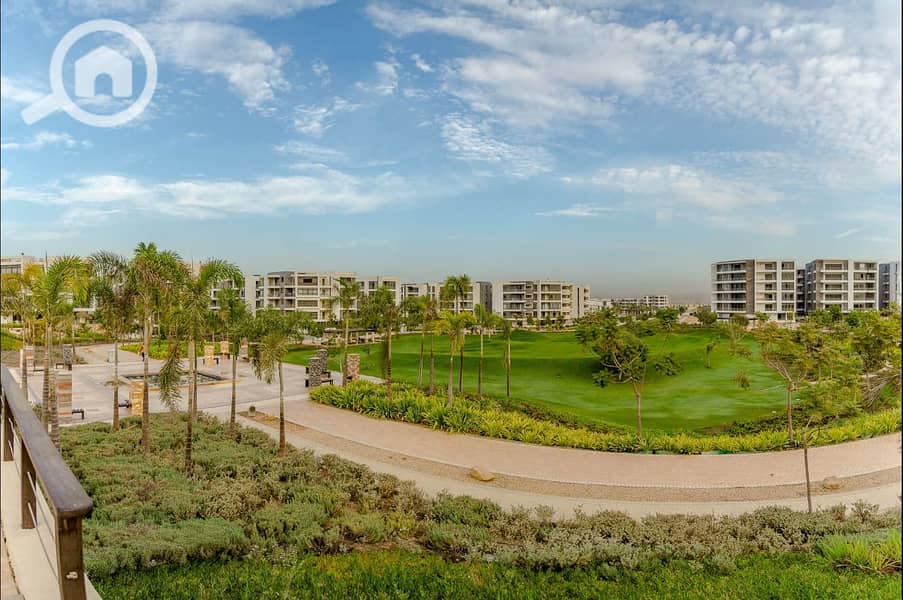 7 مساحات خضراء بكمبوند تاج سلطان. jpg
