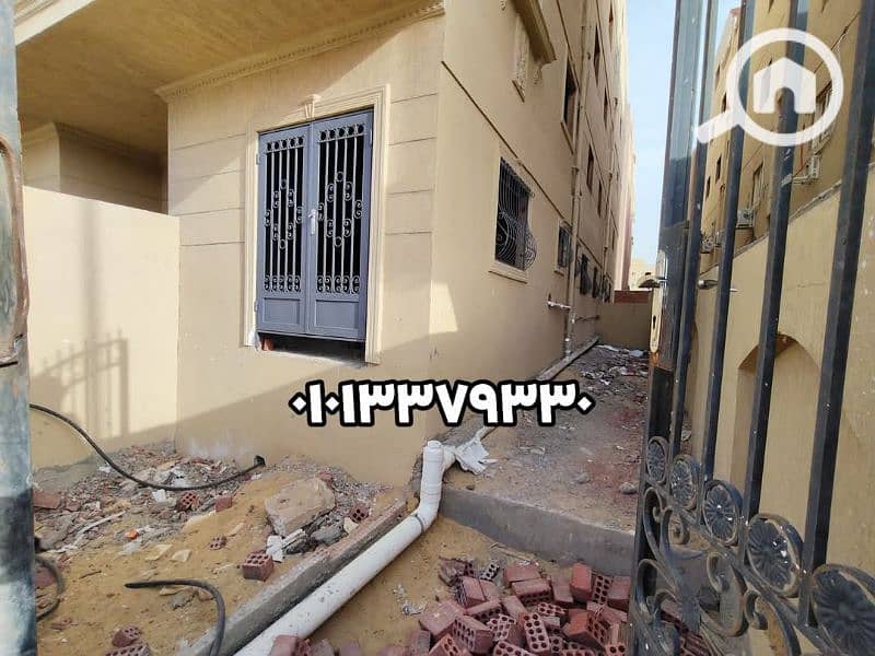 شقة للبيع ارضي في المنطقة الثامنة عمارات واجهة ١٦٥ مع حديقة ومدخل خاص