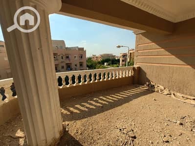 فلیٹ 4 غرف نوم للبيع في مدينة الشروق، القاهرة - شقة للبيع مساحة عملاقة خطوات من نادي جرين هيلز . . دور متكرر