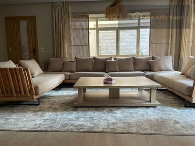 4 Bedroom Flat for Rent in 6th of October, Giza - شقة فاخرة للإيجار المفروش 4 غرف بمنطقة الفلل والقصور غرب سوميد