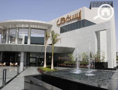 Retail for Sale in Madinaty, Cairo - محل للبيع في مدينتي إيست هب