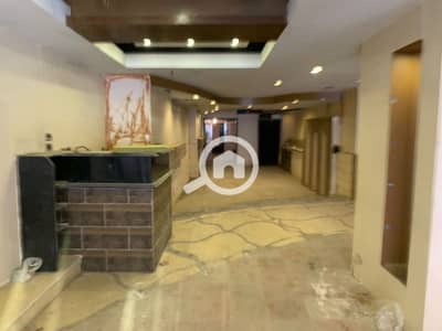 Retail for Sale in Nasr City, Cairo - محل 160 متر لجميع الأغراض عمارات العبور صلاح سالم أرضي وبدروم وميزان