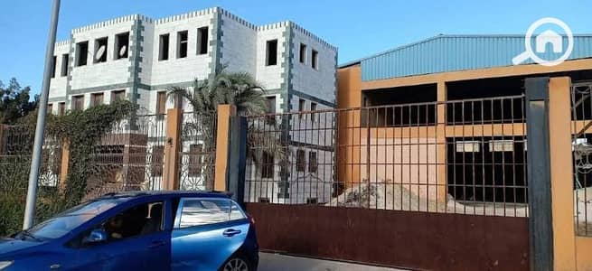 Factory for Sale in 6th of October, Giza - مصنع 3260 متر للبيع بسعر لقطة من المالك مباشرة بدون عمولة